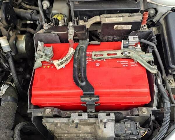 Белый Рено Меган, объемом двигателя 1.46 л и пробегом 202 тыс. км за 9500 $, фото 15 на Automoto.ua