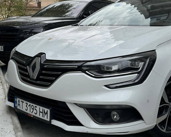 Белый Рено Меган, объемом двигателя 1.5 л и пробегом 222 тыс. км за 14150 $, фото 2 на Automoto.ua