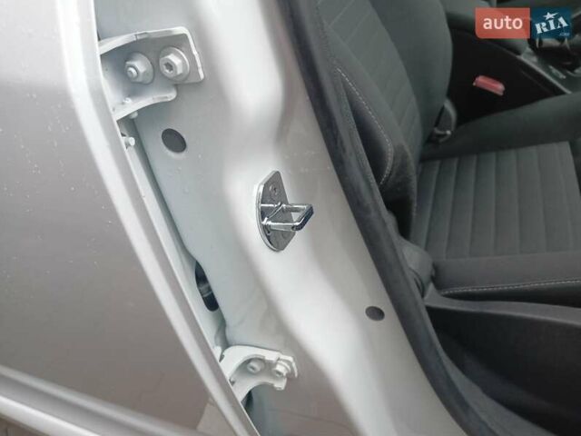 Белый Рено Меган, объемом двигателя 1.5 л и пробегом 149 тыс. км за 9600 $, фото 69 на Automoto.ua