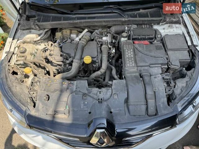 Белый Рено Меган, объемом двигателя 1.46 л и пробегом 271 тыс. км за 10000 $, фото 15 на Automoto.ua