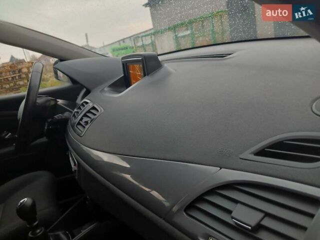 Белый Рено Меган, объемом двигателя 1.5 л и пробегом 149 тыс. км за 9600 $, фото 49 на Automoto.ua