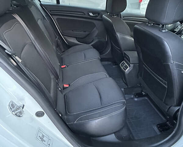 Белый Рено Меган, объемом двигателя 1.46 л и пробегом 192 тыс. км за 11500 $, фото 9 на Automoto.ua