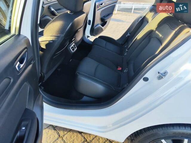 Белый Рено Меган, объемом двигателя 1.46 л и пробегом 200 тыс. км за 11999 $, фото 71 на Automoto.ua