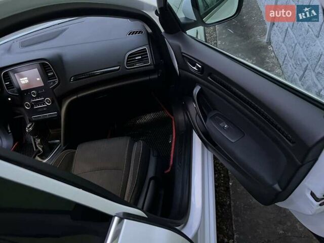 Белый Рено Меган, объемом двигателя 1.46 л и пробегом 231 тыс. км за 11100 $, фото 17 на Automoto.ua