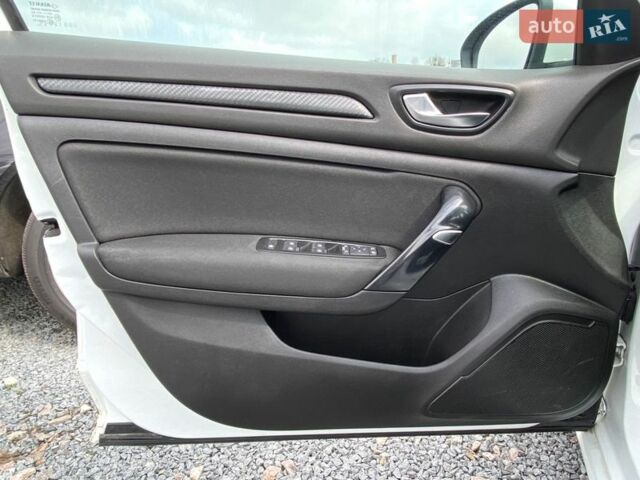 Білий Рено Меган, об'ємом двигуна 1.46 л та пробігом 259 тис. км за 11700 $, фото 18 на Automoto.ua