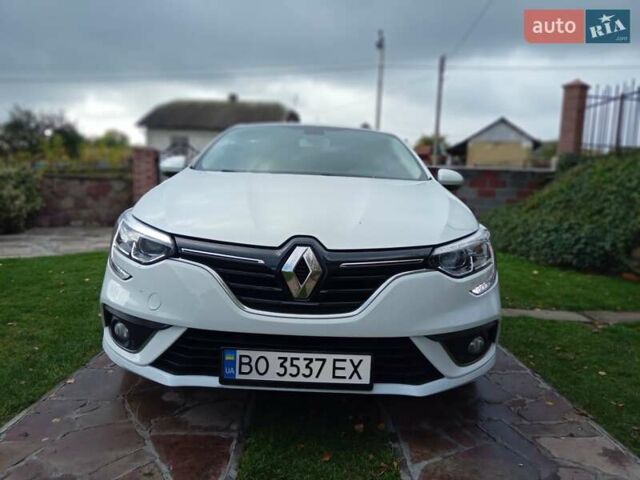 Белый Рено Меган, объемом двигателя 1.46 л и пробегом 251 тыс. км за 12400 $, фото 2 на Automoto.ua