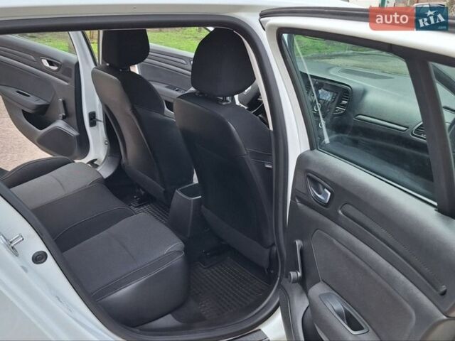 Білий Рено Меган, об'ємом двигуна 1.46 л та пробігом 181 тис. км за 9999 $, фото 10 на Automoto.ua