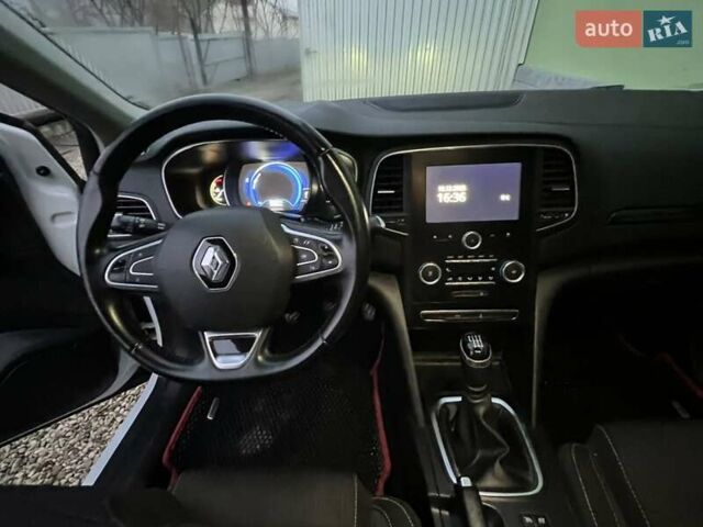 Белый Рено Меган, объемом двигателя 1.46 л и пробегом 231 тыс. км за 11100 $, фото 15 на Automoto.ua