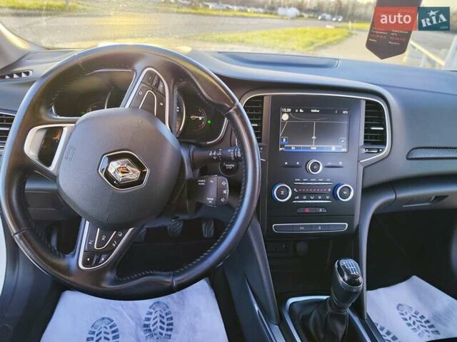 Белый Рено Меган, объемом двигателя 1.46 л и пробегом 200 тыс. км за 11999 $, фото 64 на Automoto.ua