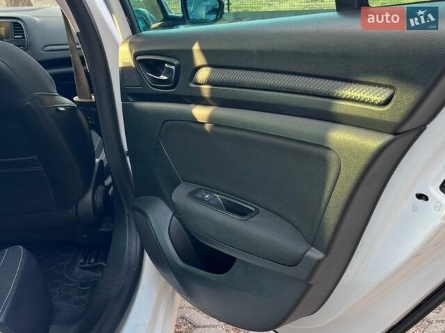 Белый Рено Меган, объемом двигателя 1.46 л и пробегом 260 тыс. км за 13900 $, фото 8 на Automoto.ua