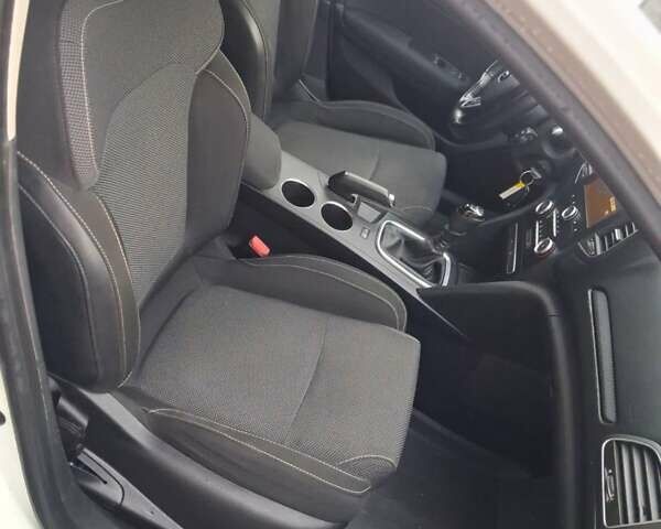 Білий Рено Меган, об'ємом двигуна 1.5 л та пробігом 176 тис. км за 10700 $, фото 14 на Automoto.ua