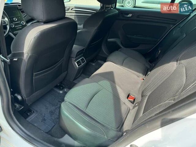 Белый Рено Меган, объемом двигателя 1.5 л и пробегом 210 тыс. км за 12000 $, фото 14 на Automoto.ua