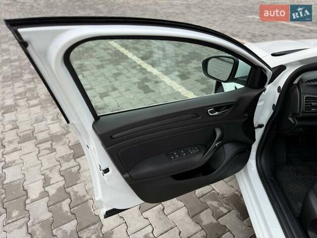 Белый Рено Меган, объемом двигателя 1.46 л и пробегом 195 тыс. км за 12900 $, фото 19 на Automoto.ua