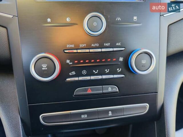 Белый Рено Меган, объемом двигателя 1.46 л и пробегом 200 тыс. км за 11999 $, фото 58 на Automoto.ua