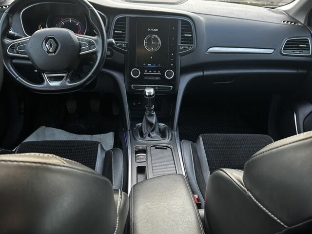 Белый Рено Меган, объемом двигателя 1.6 л и пробегом 195 тыс. км за 11800 $, фото 15 на Automoto.ua