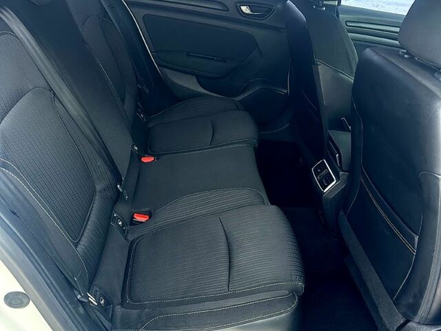 Білий Рено Меган, об'ємом двигуна 1.5 л та пробігом 28900 тис. км за 11200 $, фото 10 на Automoto.ua