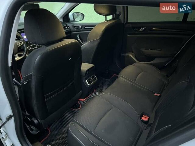 Белый Рено Меган, объемом двигателя 1.46 л и пробегом 231 тыс. км за 11100 $, фото 22 на Automoto.ua