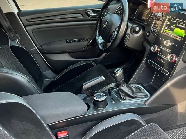 Белый Рено Меган, объемом двигателя 1.46 л и пробегом 195 тыс. км за 12500 $, фото 21 на Automoto.ua