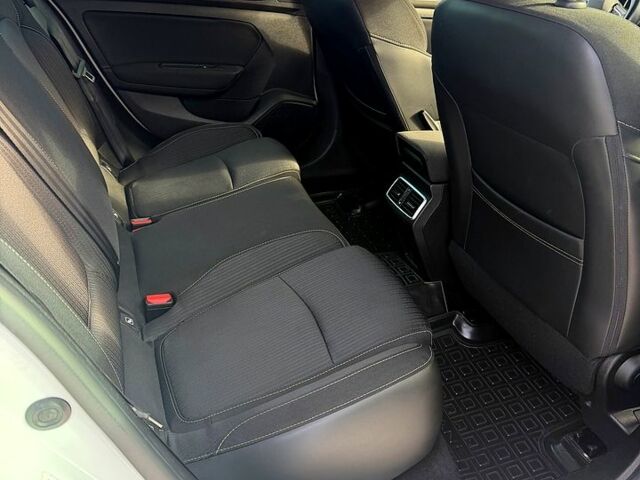 Белый Рено Меган, объемом двигателя 1.5 л и пробегом 18900 тыс. км за 12700 $, фото 9 на Automoto.ua