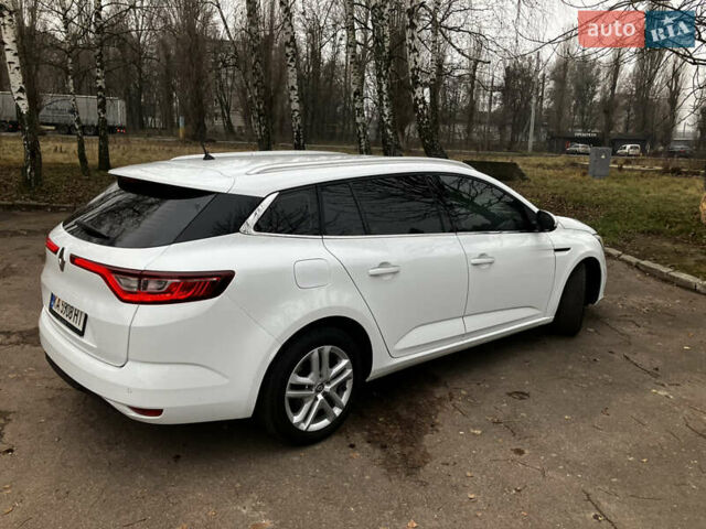 Белый Рено Меган, объемом двигателя 1.5 л и пробегом 213 тыс. км за 9999 $, фото 5 на Automoto.ua