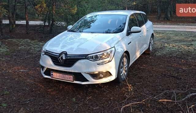 Белый Рено Меган, объемом двигателя 1.5 л и пробегом 202 тыс. км за 11700 $, фото 5 на Automoto.ua