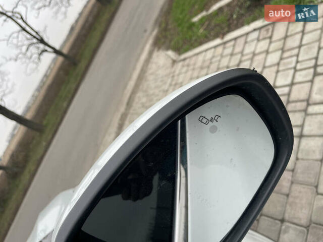 Белый Рено Меган, объемом двигателя 1.5 л и пробегом 200 тыс. км за 11500 $, фото 10 на Automoto.ua