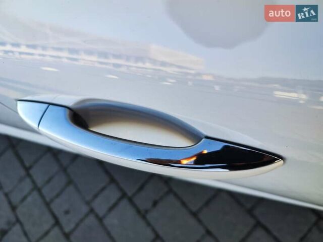 Белый Рено Меган, объемом двигателя 1.46 л и пробегом 200 тыс. км за 11999 $, фото 17 на Automoto.ua