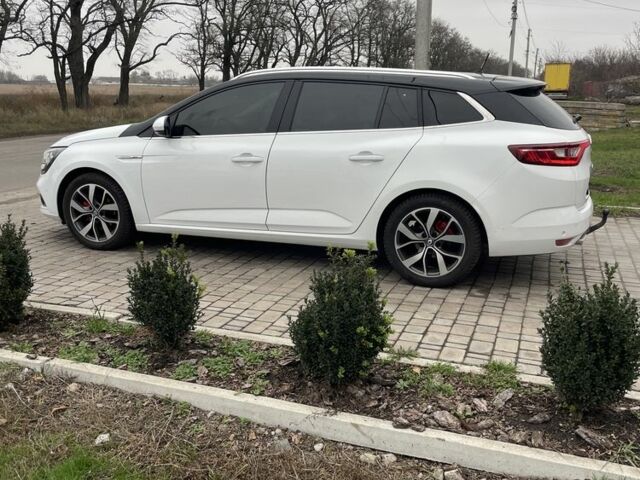 Белый Рено Меган, объемом двигателя 1.5 л и пробегом 200 тыс. км за 11500 $, фото 1 на Automoto.ua