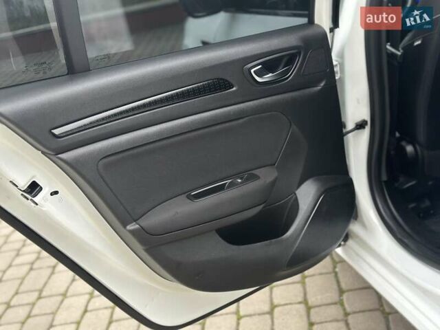 Білий Рено Меган, об'ємом двигуна 1.5 л та пробігом 210 тис. км за 11900 $, фото 5 на Automoto.ua