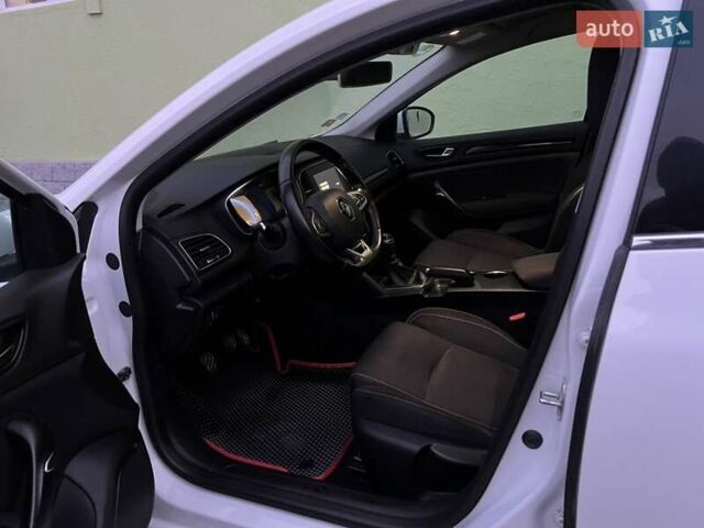 Белый Рено Меган, объемом двигателя 1.46 л и пробегом 231 тыс. км за 11100 $, фото 7 на Automoto.ua