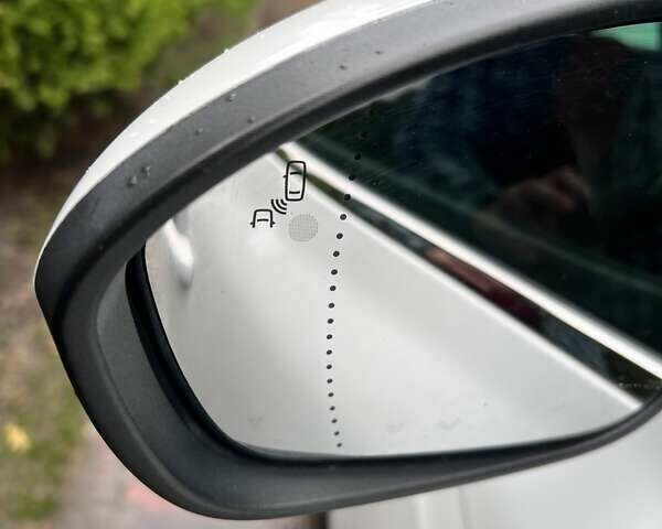 Белый Рено Меган, объемом двигателя 1.5 л и пробегом 208 тыс. км за 14300 $, фото 9 на Automoto.ua