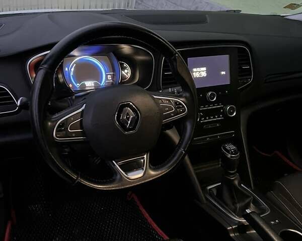 Белый Рено Меган, объемом двигателя 1.46 л и пробегом 231 тыс. км за 11100 $, фото 9 на Automoto.ua