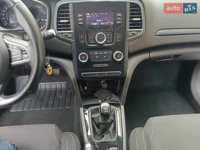 Белый Рено Меган, объемом двигателя 1.46 л и пробегом 190 тыс. км за 11800 $, фото 10 на Automoto.ua