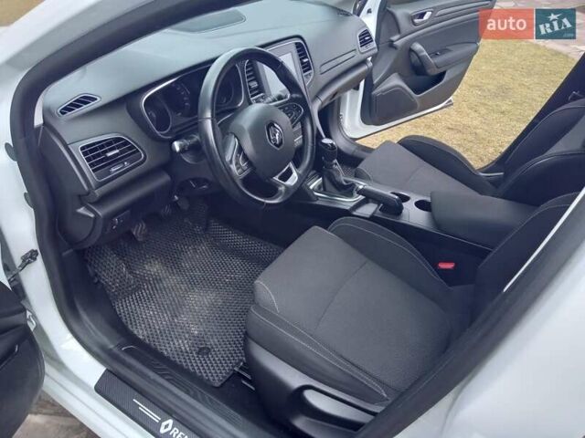 Белый Рено Меган, объемом двигателя 1.46 л и пробегом 251 тыс. км за 12400 $, фото 18 на Automoto.ua