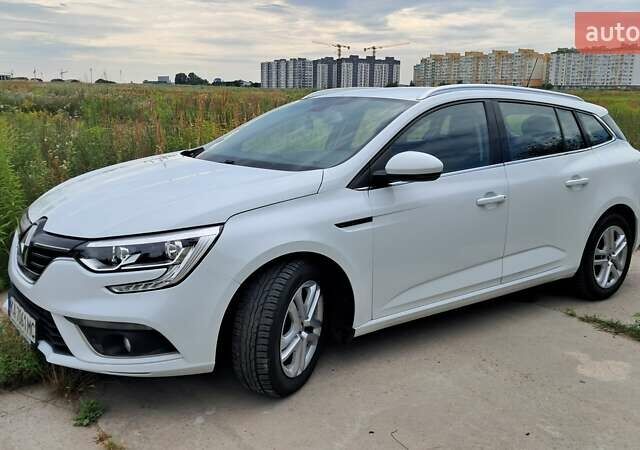 Белый Рено Меган, объемом двигателя 1.46 л и пробегом 201 тыс. км за 12600 $, фото 3 на Automoto.ua