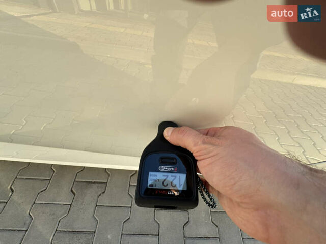 Білий Рено Меган, об'ємом двигуна 1.46 л та пробігом 185 тис. км за 15600 $, фото 52 на Automoto.ua
