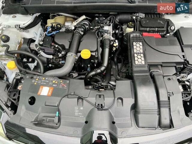 Белый Рено Меган, объемом двигателя 1.5 л и пробегом 208 тыс. км за 14300 $, фото 36 на Automoto.ua