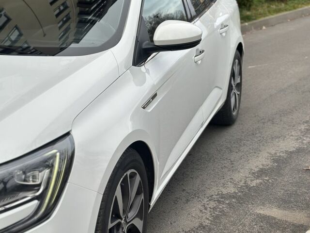 Белый Рено Меган, объемом двигателя 1.6 л и пробегом 195 тыс. км за 11800 $, фото 3 на Automoto.ua