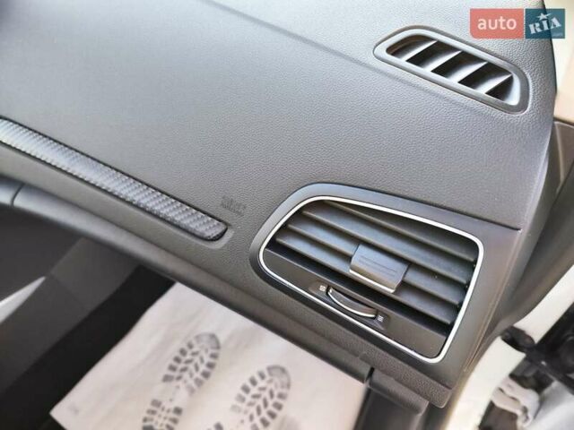 Белый Рено Меган, объемом двигателя 1.46 л и пробегом 200 тыс. км за 11999 $, фото 75 на Automoto.ua