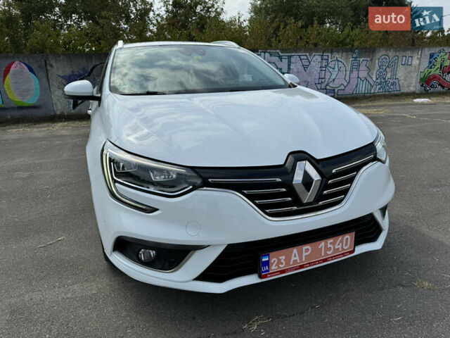Белый Рено Меган, объемом двигателя 1.46 л и пробегом 268 тыс. км за 11900 $, фото 4 на Automoto.ua