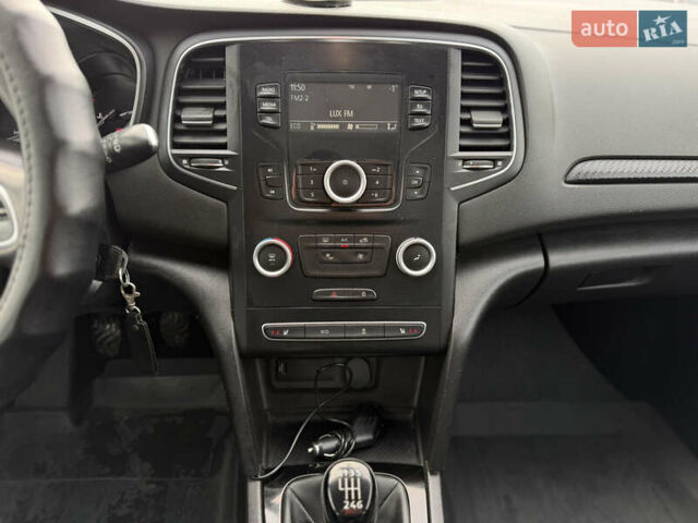 Белый Рено Меган, объемом двигателя 1.5 л и пробегом 185 тыс. км за 11499 $, фото 44 на Automoto.ua