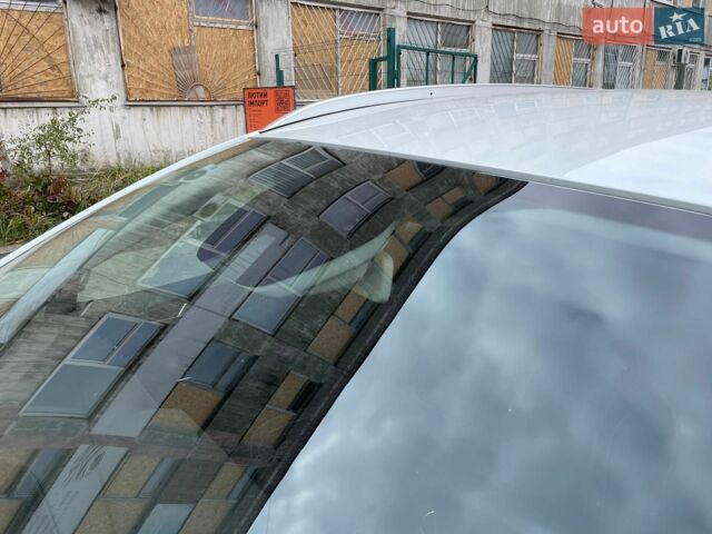 Білий Рено Меган, об'ємом двигуна 1.46 л та пробігом 196 тис. км за 11000 $, фото 92 на Automoto.ua
