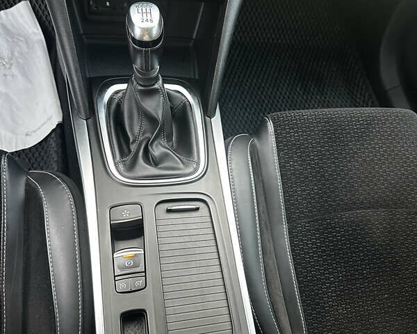 Білий Рено Меган, об'ємом двигуна 1.6 л та пробігом 220 тис. км за 11800 $, фото 6 на Automoto.ua