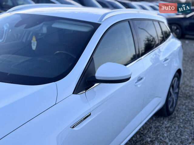 Білий Рено Меган, об'ємом двигуна 1.46 л та пробігом 211 тис. км за 13300 $, фото 23 на Automoto.ua