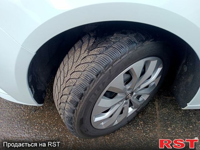 Белый Рено Меган, объемом двигателя 1.5 л и пробегом 190 тыс. км за 11500 $, фото 5 на Automoto.ua