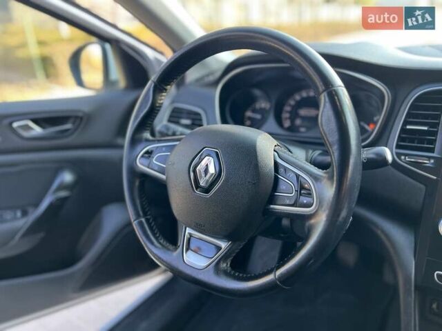 Белый Рено Меган, объемом двигателя 1.46 л и пробегом 312 тыс. км за 11750 $, фото 19 на Automoto.ua