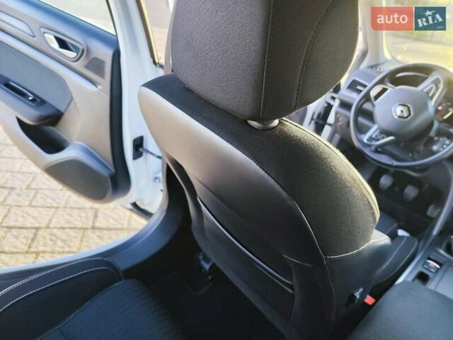 Белый Рено Меган, объемом двигателя 1.46 л и пробегом 200 тыс. км за 11999 $, фото 91 на Automoto.ua