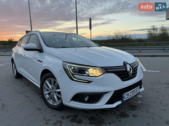 Белый Рено Меган, объемом двигателя 1.5 л и пробегом 189 тыс. км за 12750 $, фото 12 на Automoto.ua