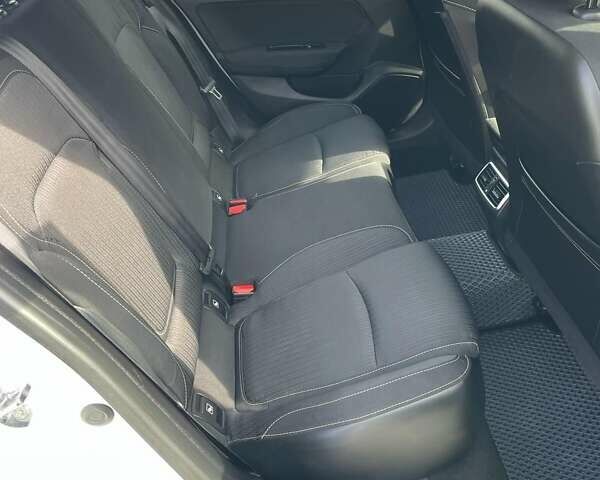 Белый Рено Меган, объемом двигателя 1.46 л и пробегом 205 тыс. км за 10700 $, фото 18 на Automoto.ua