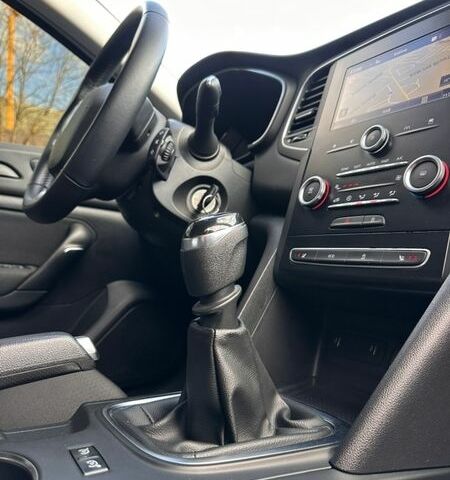 Белый Рено Меган, объемом двигателя 1.46 л и пробегом 127 тыс. км за 13700 $, фото 48 на Automoto.ua